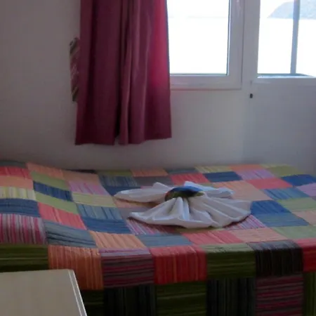 Saranda بيت ضيافة